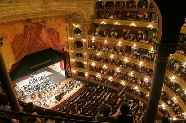 cadeau femme surprise opera concert unique