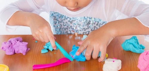 jeu enfant pâte à modeler